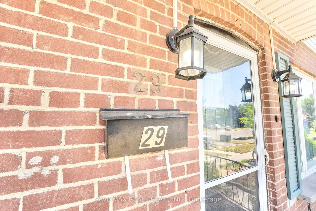 740, Kennedy, Ionview, Toronto