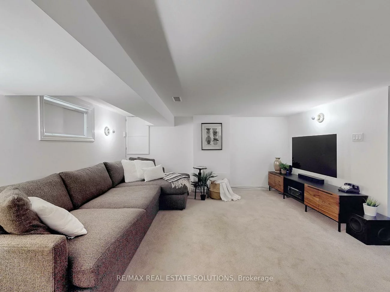 114, Booth, South Riverdale, Toronto