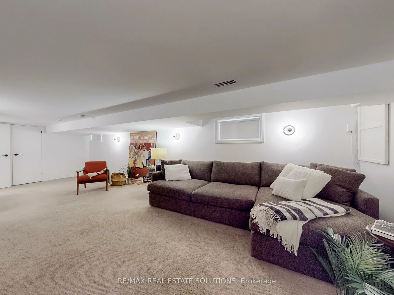 114, Booth, South Riverdale, Toronto
