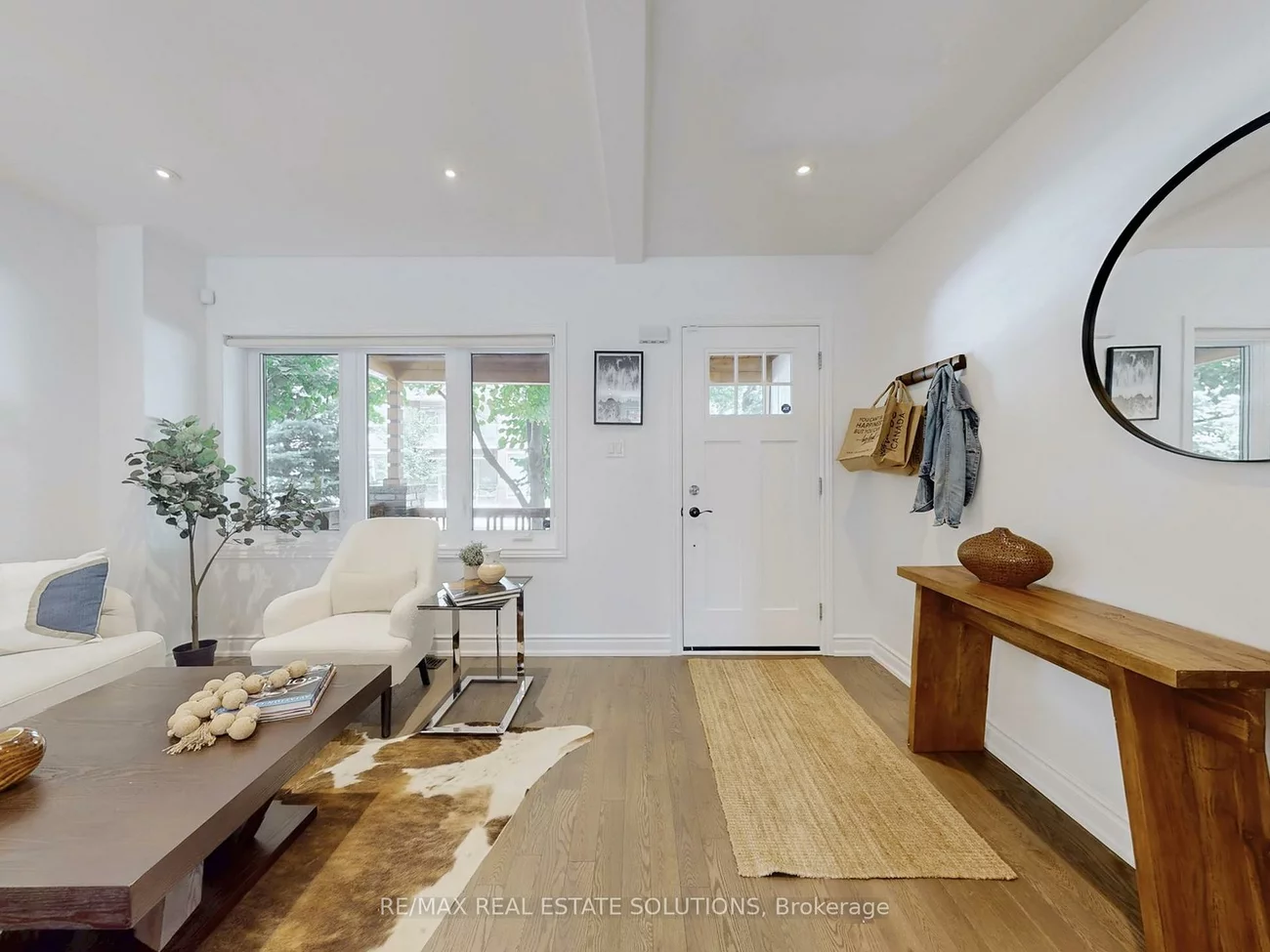 114, Booth, South Riverdale, Toronto