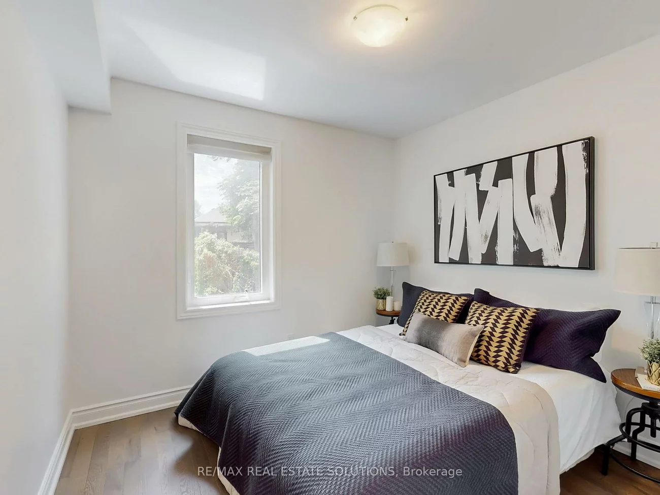 114, Booth, South Riverdale, Toronto