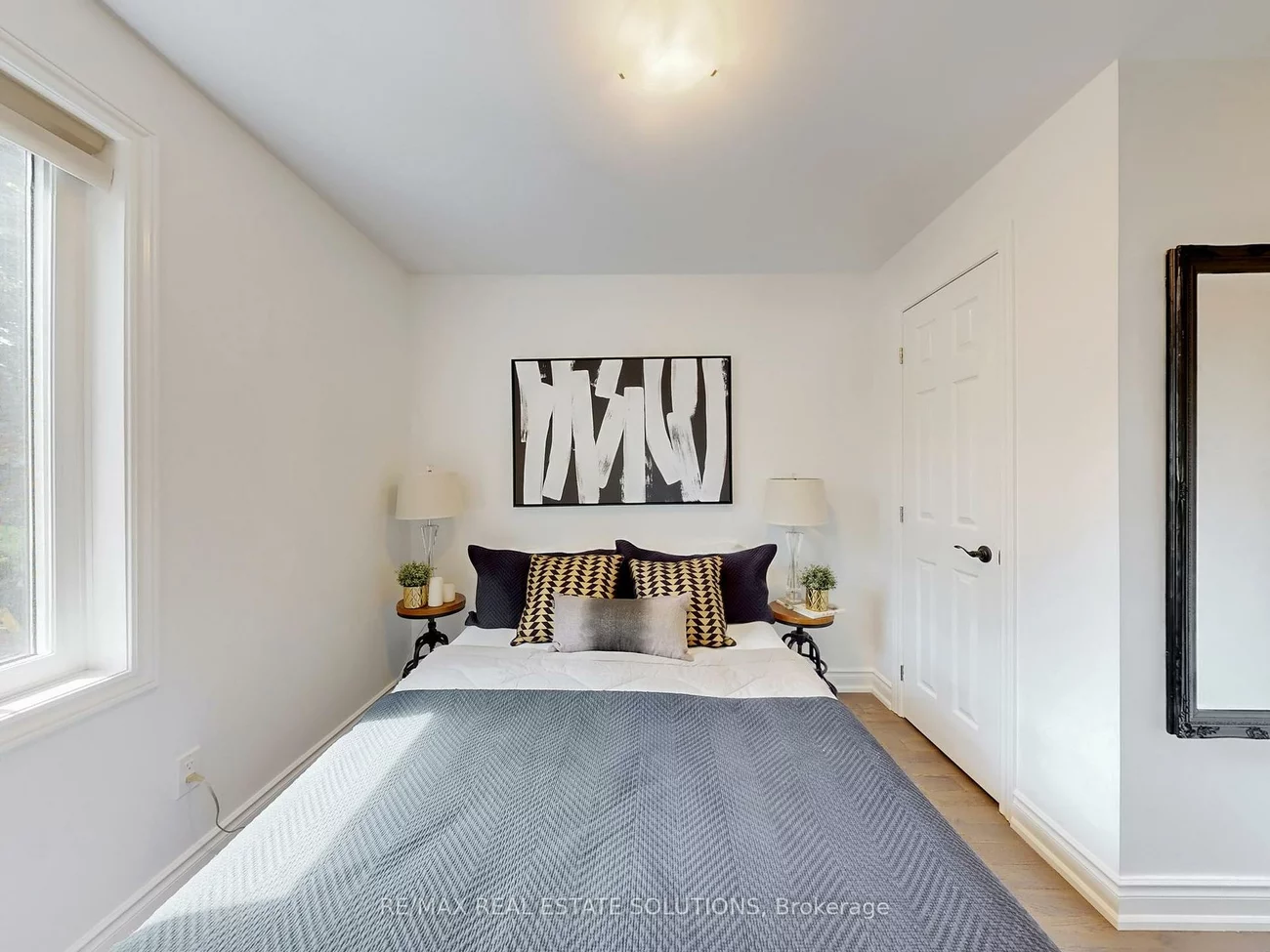 114, Booth, South Riverdale, Toronto