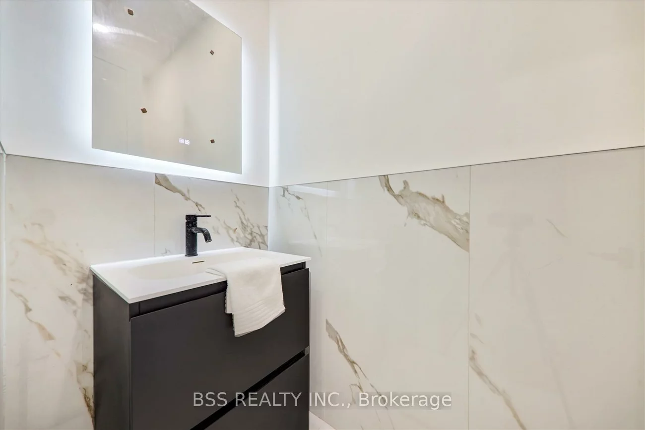 245, Ferris, O'Connor-Parkview, Toronto
