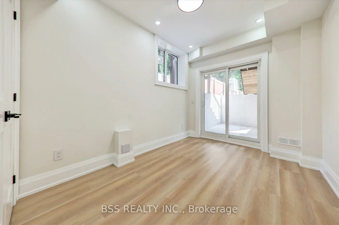 245, Ferris, O'Connor-Parkview, Toronto