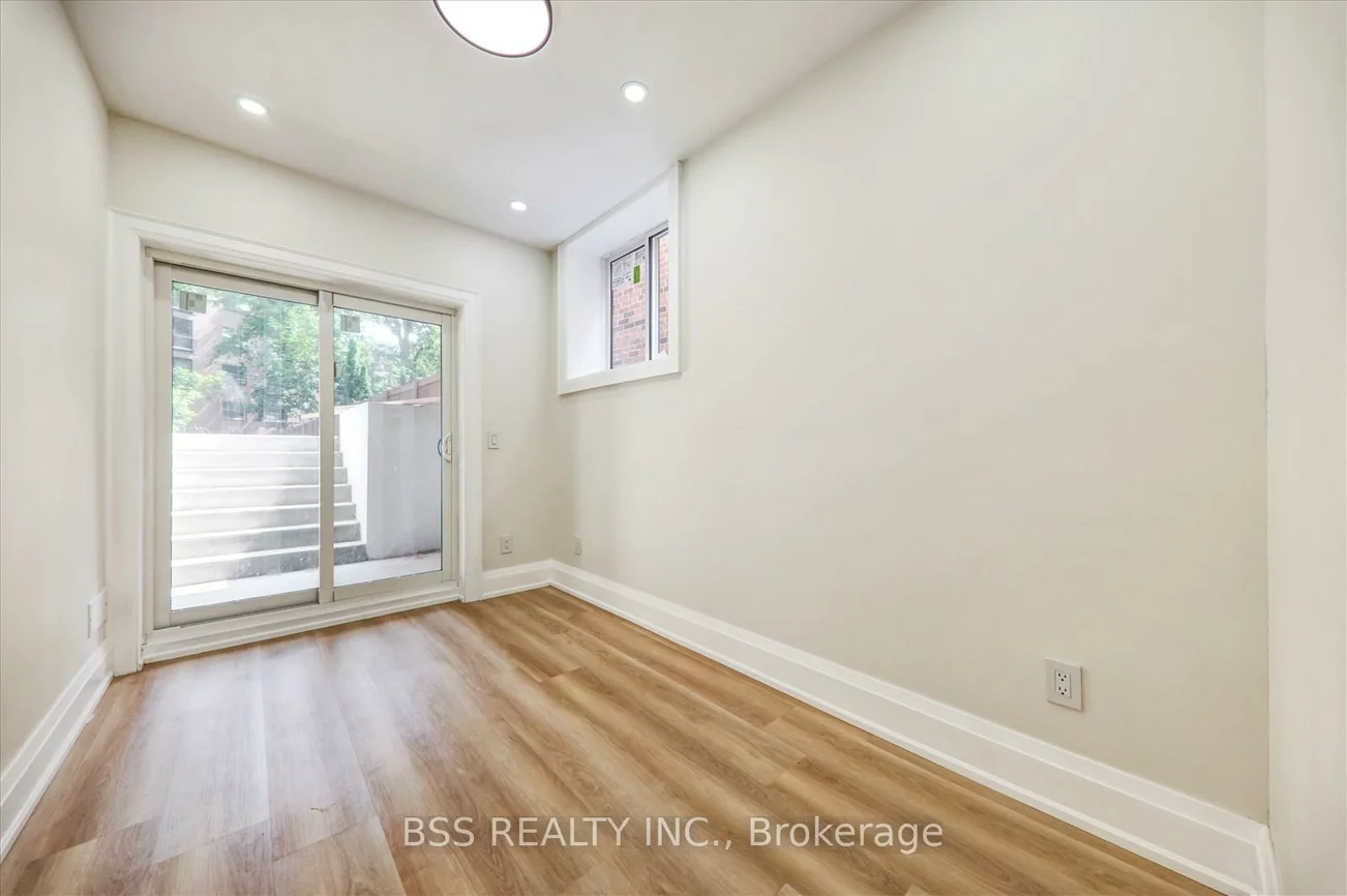 245, Ferris, O'Connor-Parkview, Toronto