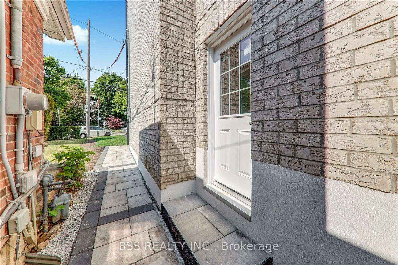 245, Ferris, O'Connor-Parkview, Toronto