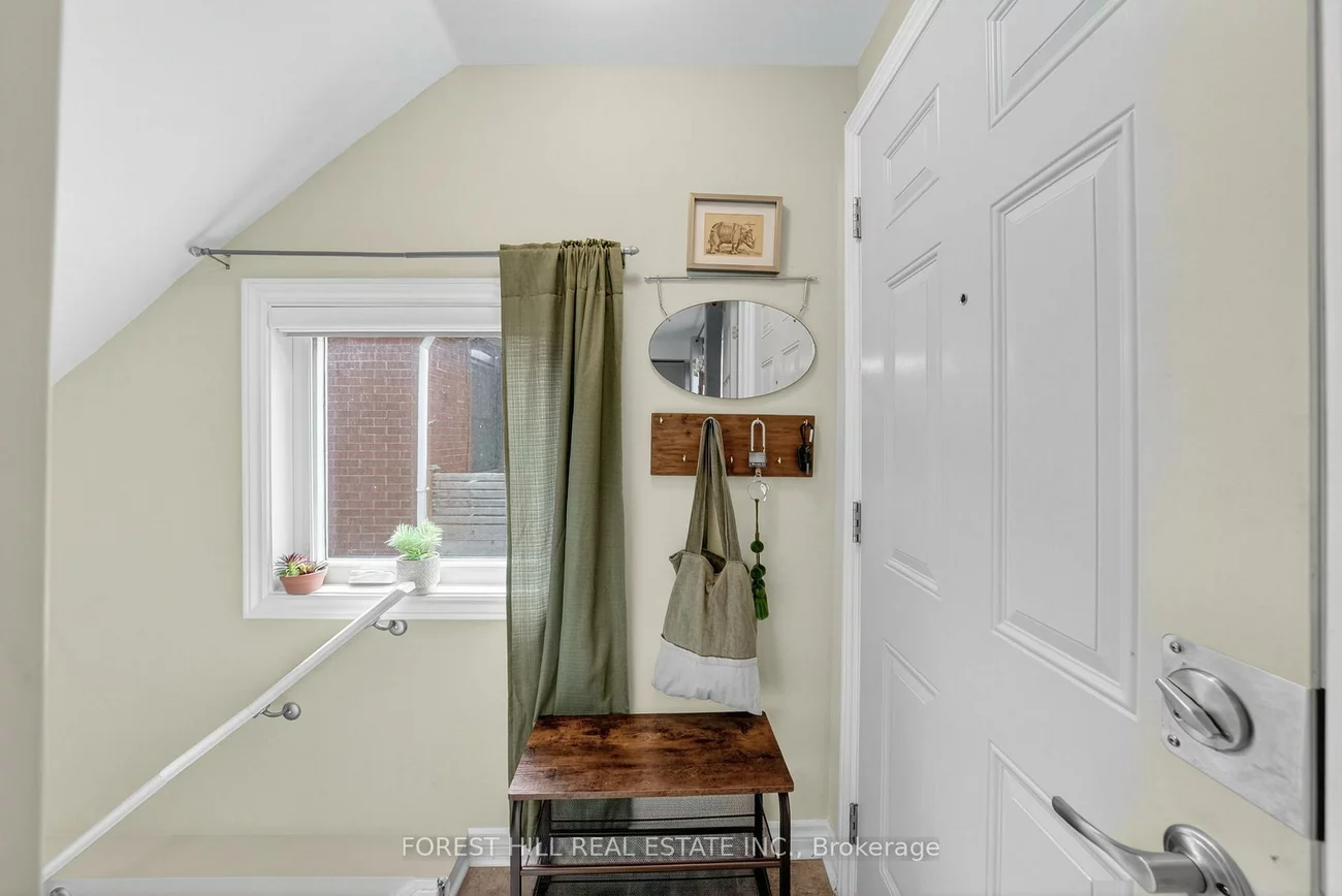38, Scotia, Oakridge, Toronto