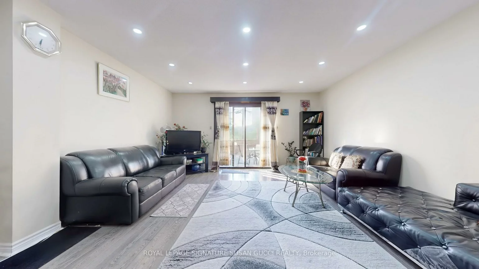 46, Albion, Oakridge, Toronto