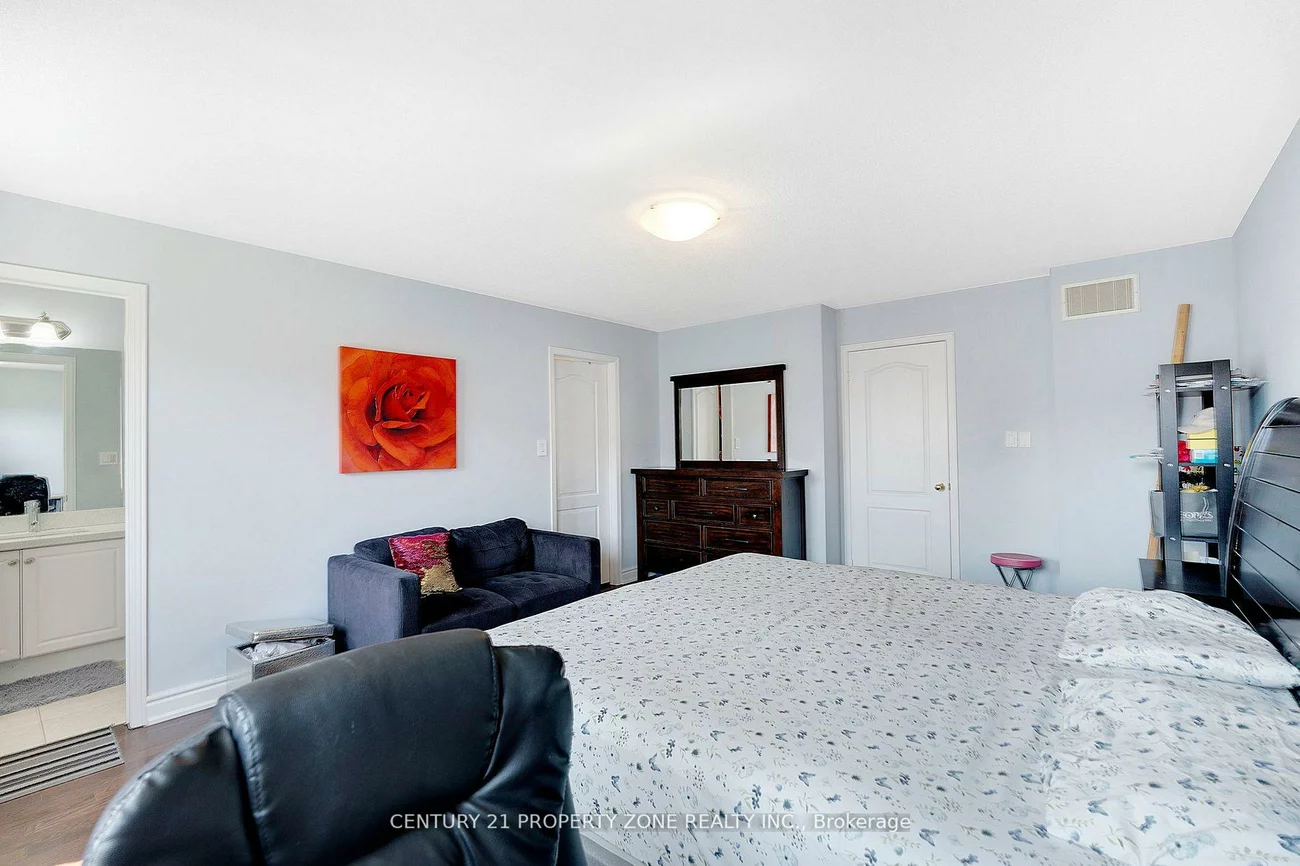 28, Seminoff, Clairlea-Birchmount, Toronto
