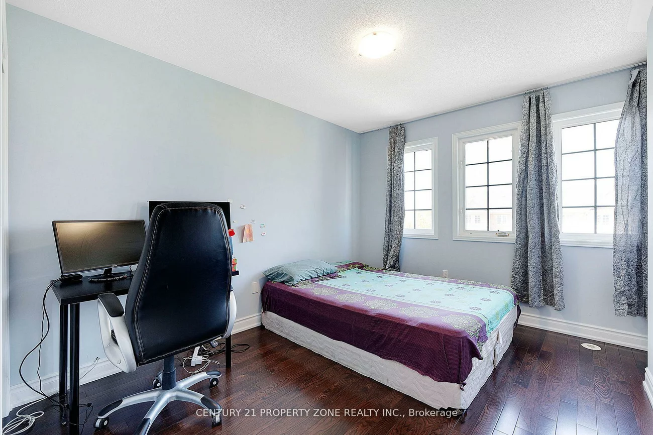 28, Seminoff, Clairlea-Birchmount, Toronto