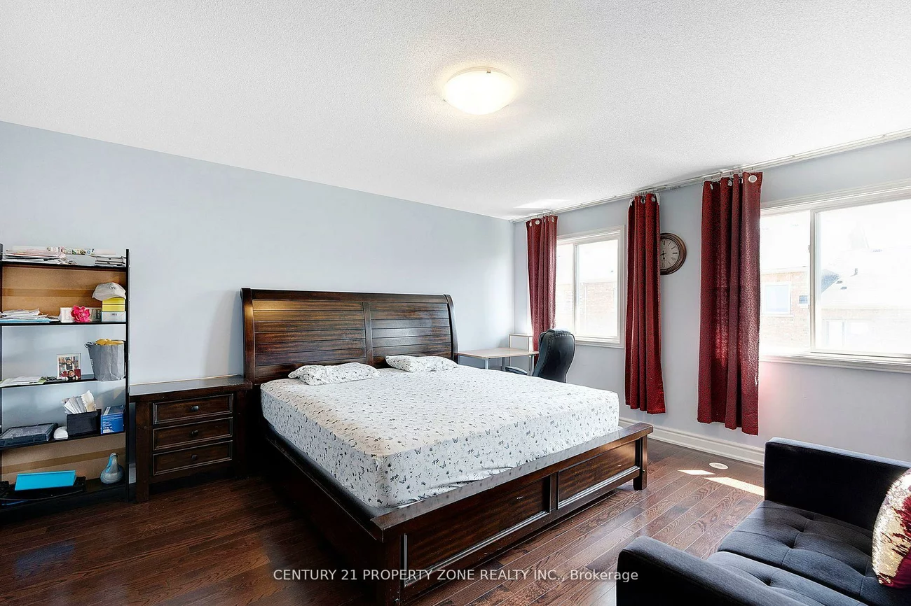 28, Seminoff, Clairlea-Birchmount, Toronto