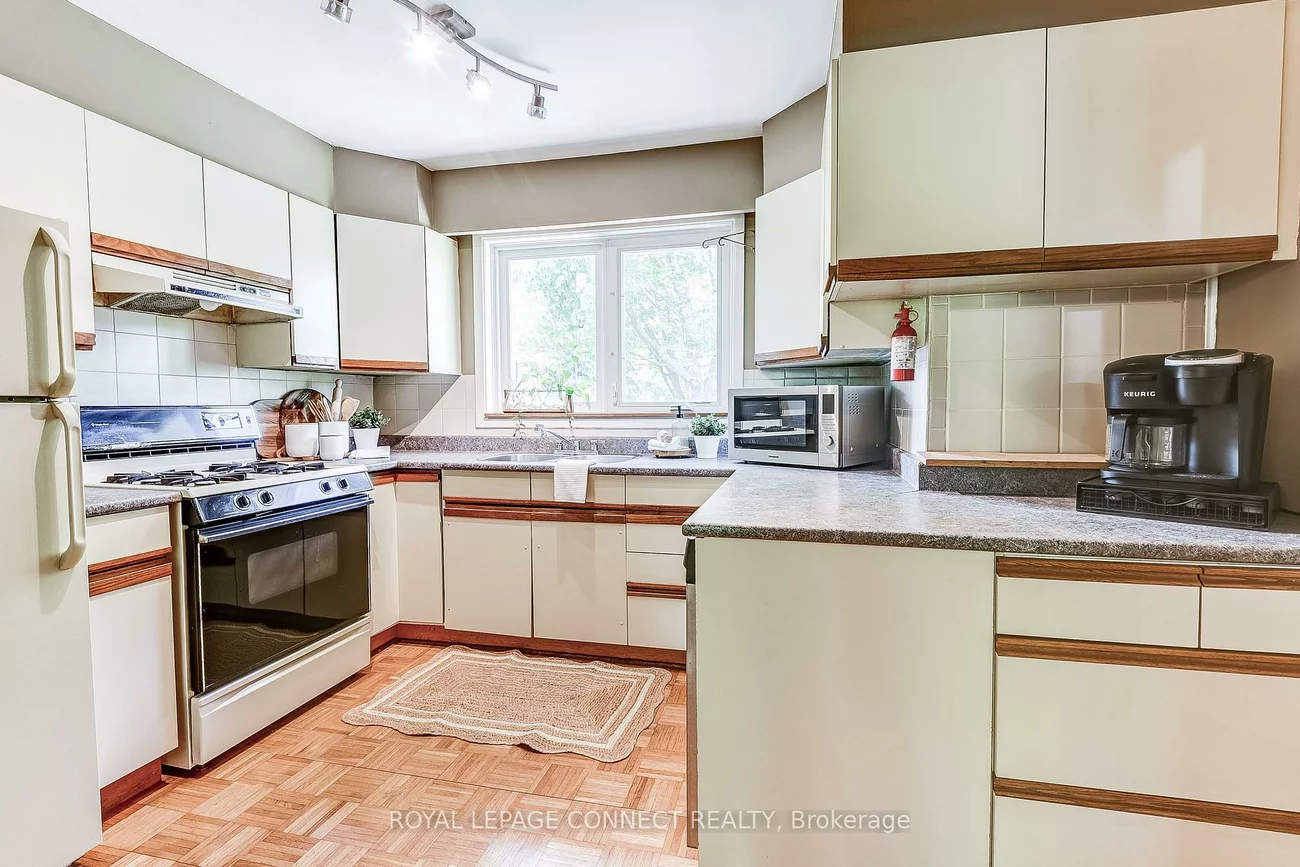 188, Island, Rouge E10, Toronto