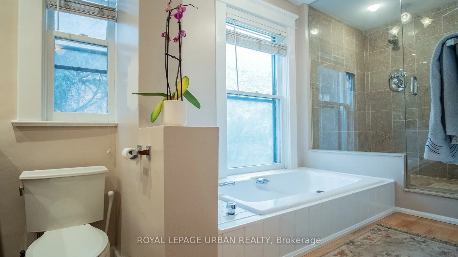 64, Brooklyn, South Riverdale, Toronto