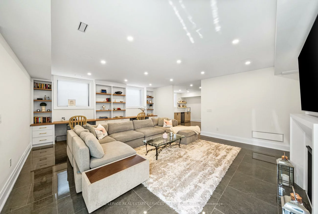 5, Taylor, East York, Toronto