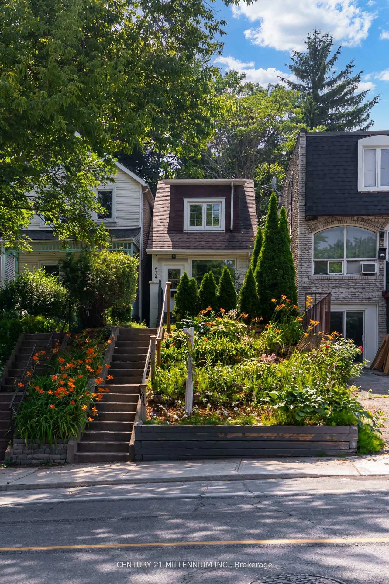 634, Woodbine, Woodbine Corridor, Toronto