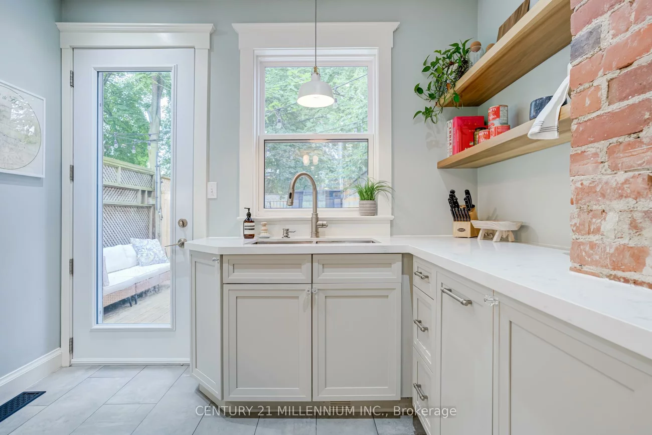 634, Woodbine, Woodbine Corridor, Toronto