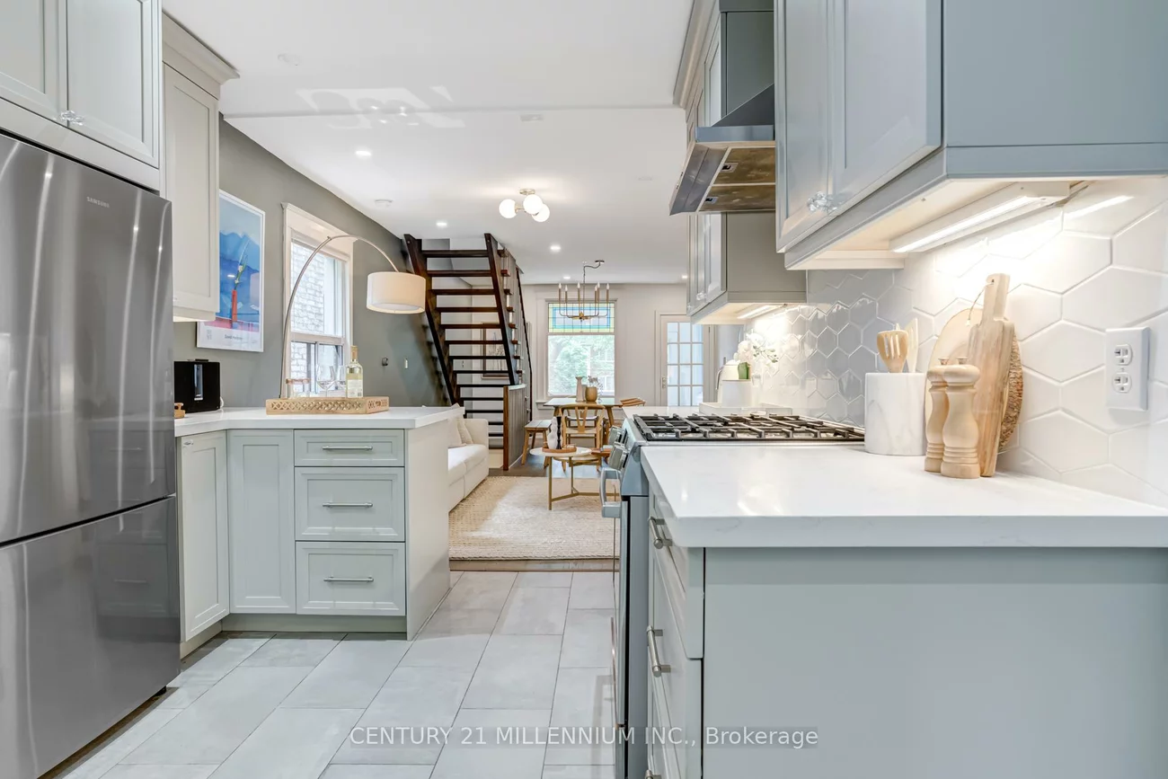 634, Woodbine, Woodbine Corridor, Toronto