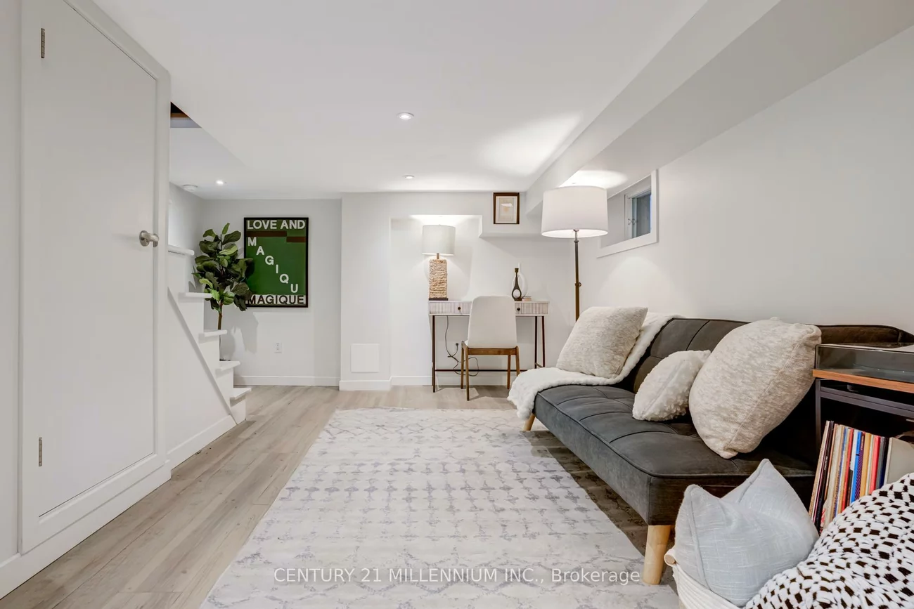 634, Woodbine, Woodbine Corridor, Toronto