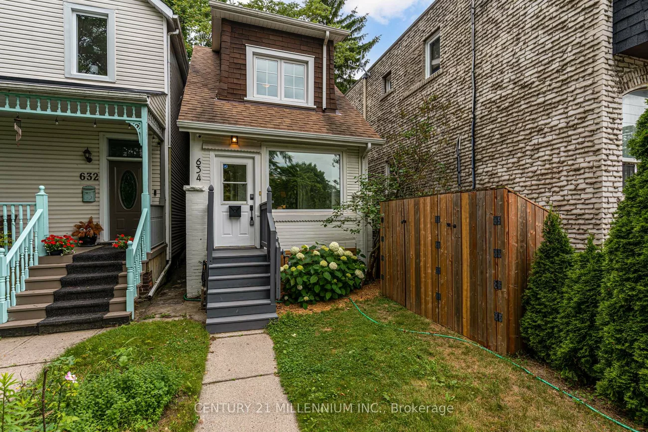 634, Woodbine, Woodbine Corridor, Toronto