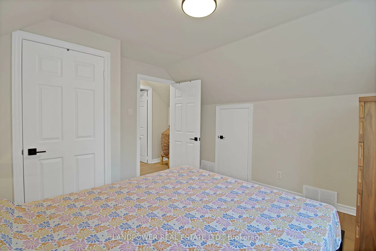 3133, St. Clair, Clairlea-Birchmount, Toronto