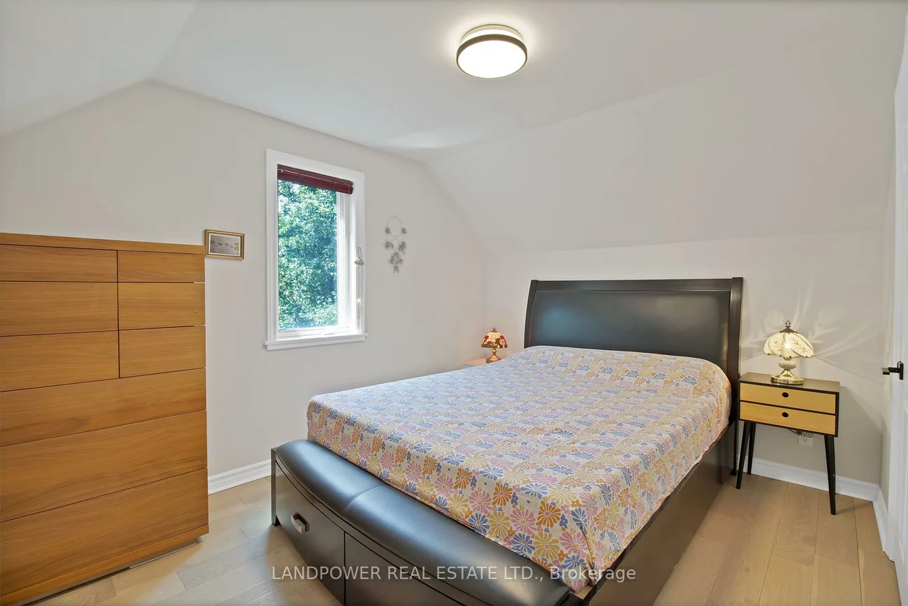 3133, St. Clair, Clairlea-Birchmount, Toronto