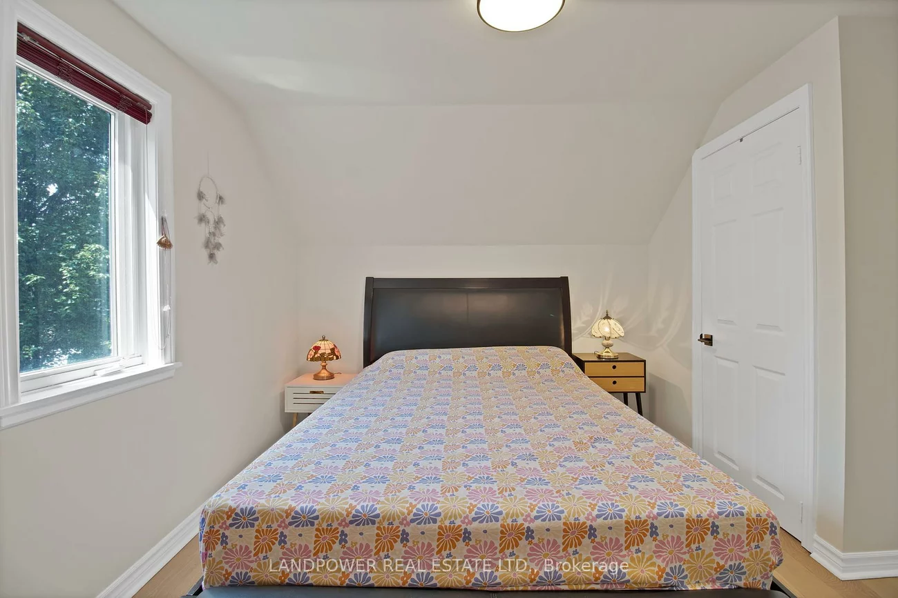 3133, St. Clair, Clairlea-Birchmount, Toronto