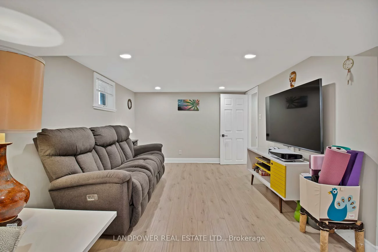 3133, St. Clair, Clairlea-Birchmount, Toronto