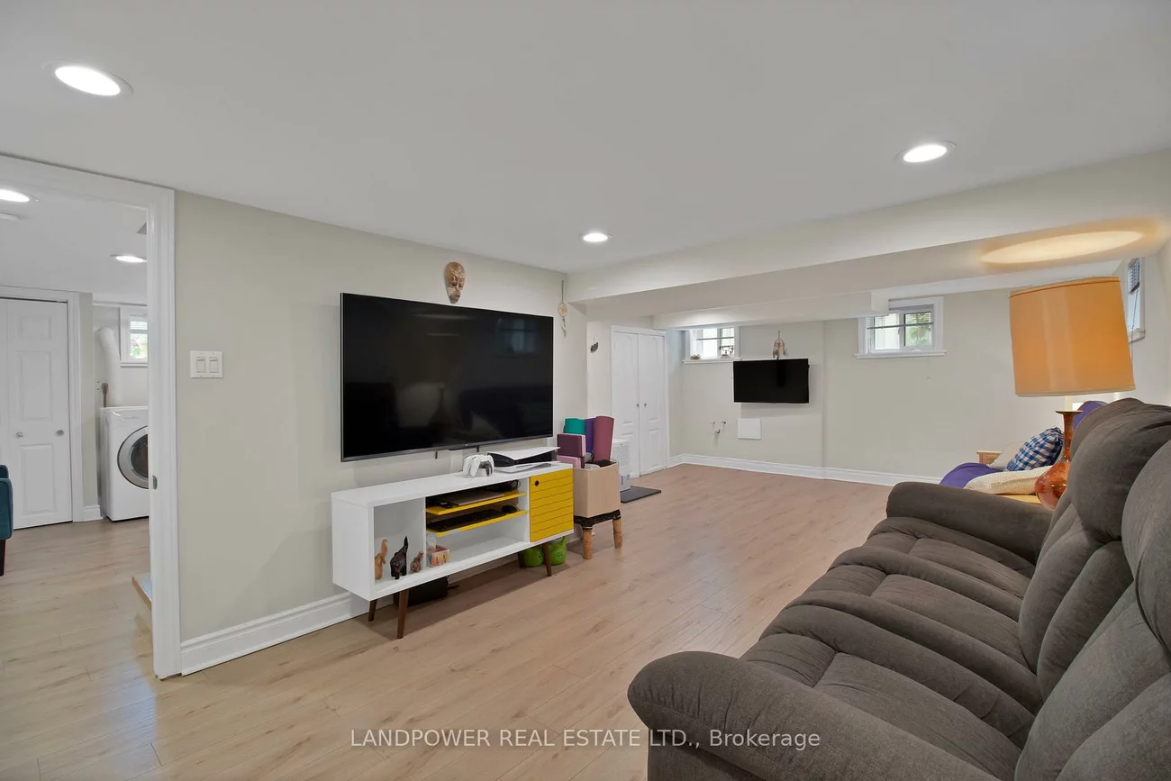 3133, St. Clair, Clairlea-Birchmount, Toronto