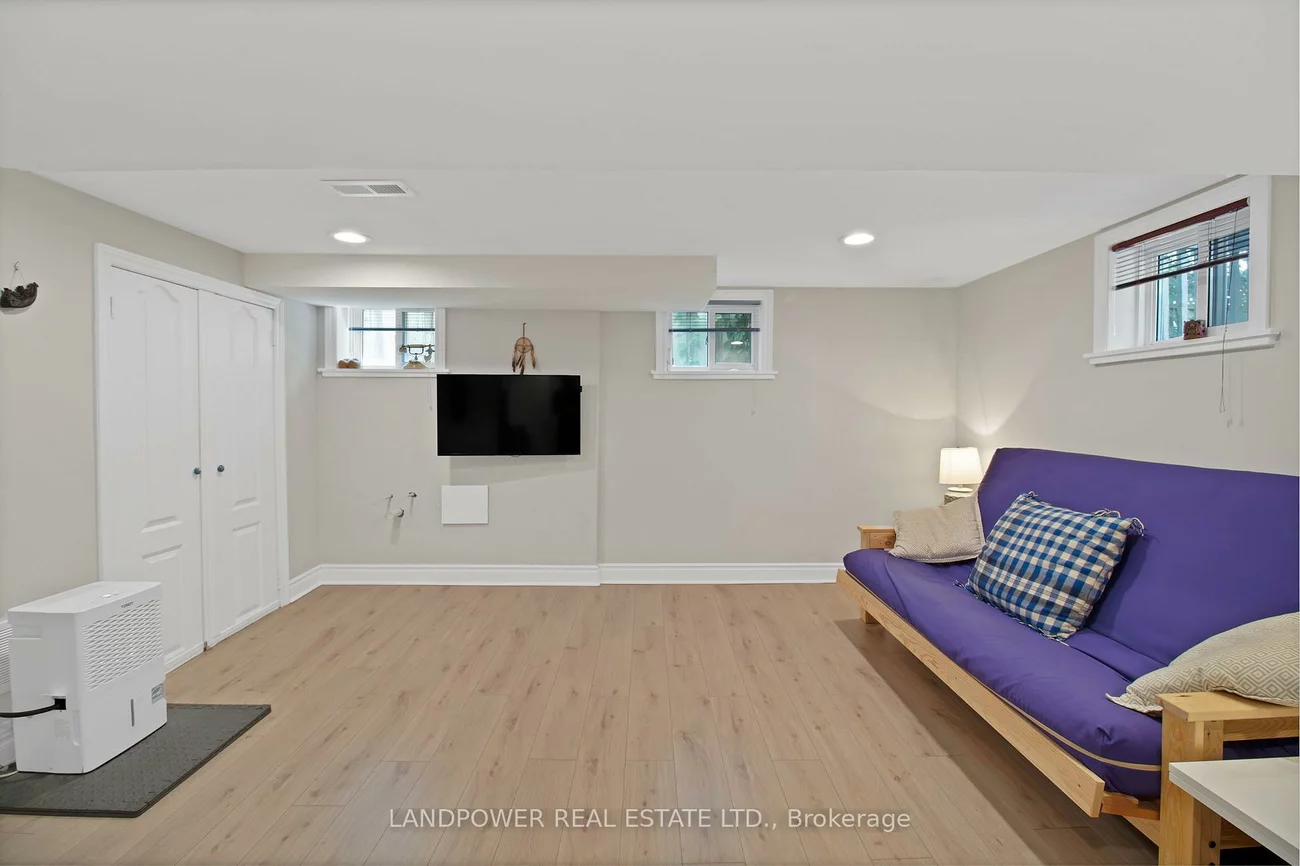 3133, St. Clair, Clairlea-Birchmount, Toronto