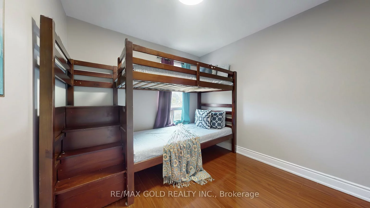 42, Murison, Malvern, Toronto