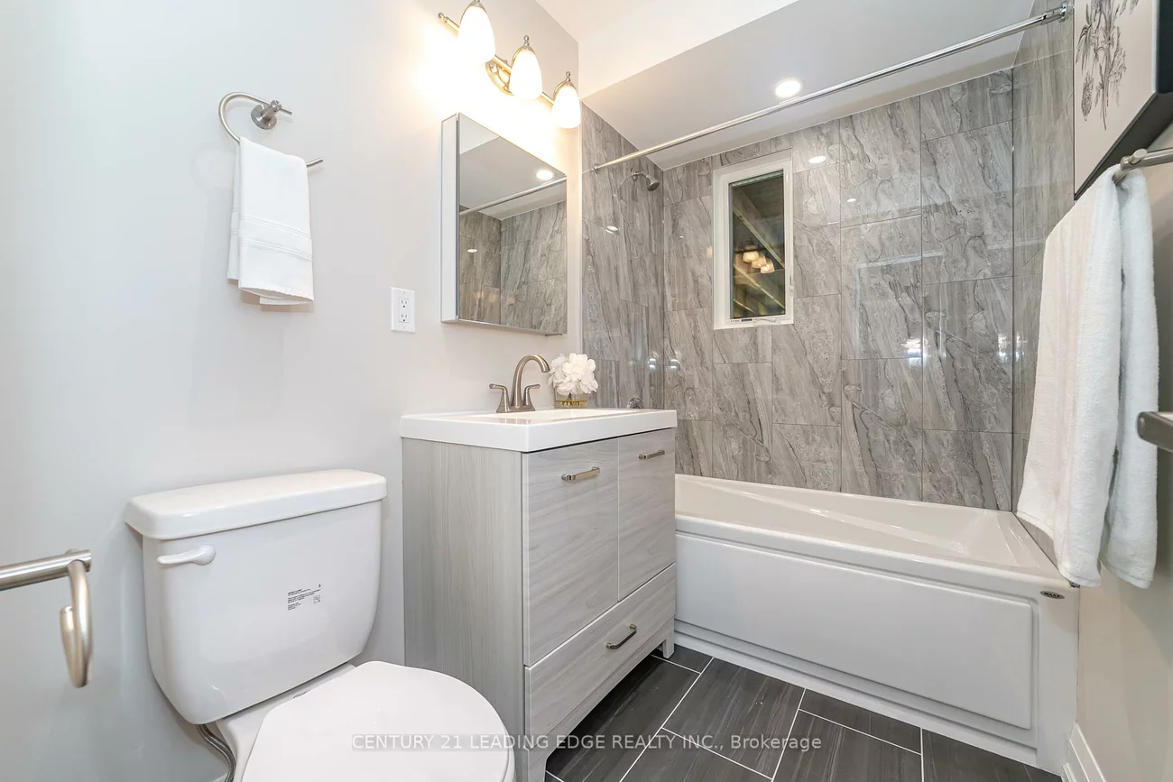 29, NATAL, Birchcliffe-Cliffside, Toronto