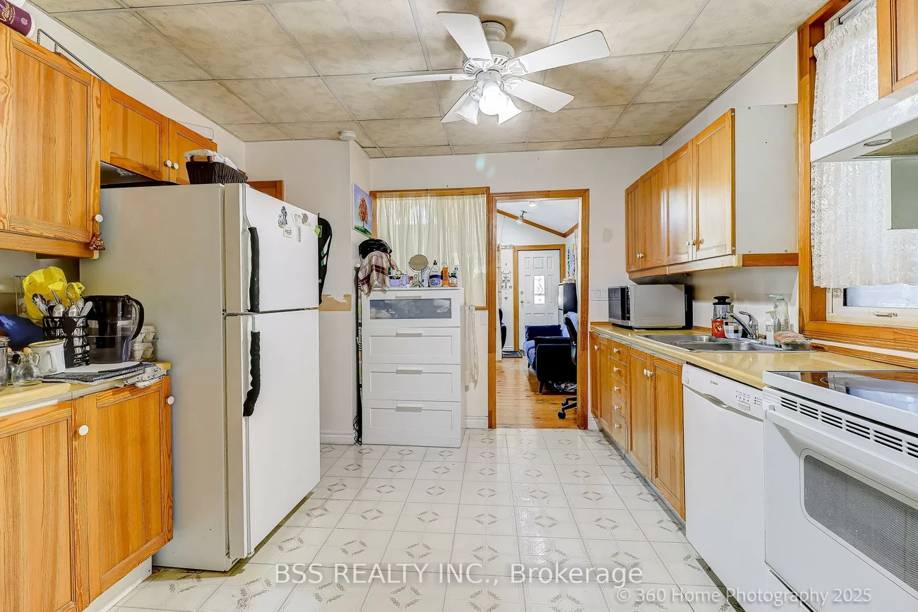 96, Laurel, Kennedy Park, Toronto