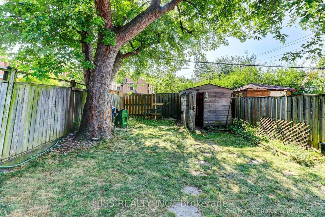 96, Laurel, Kennedy Park, Toronto
