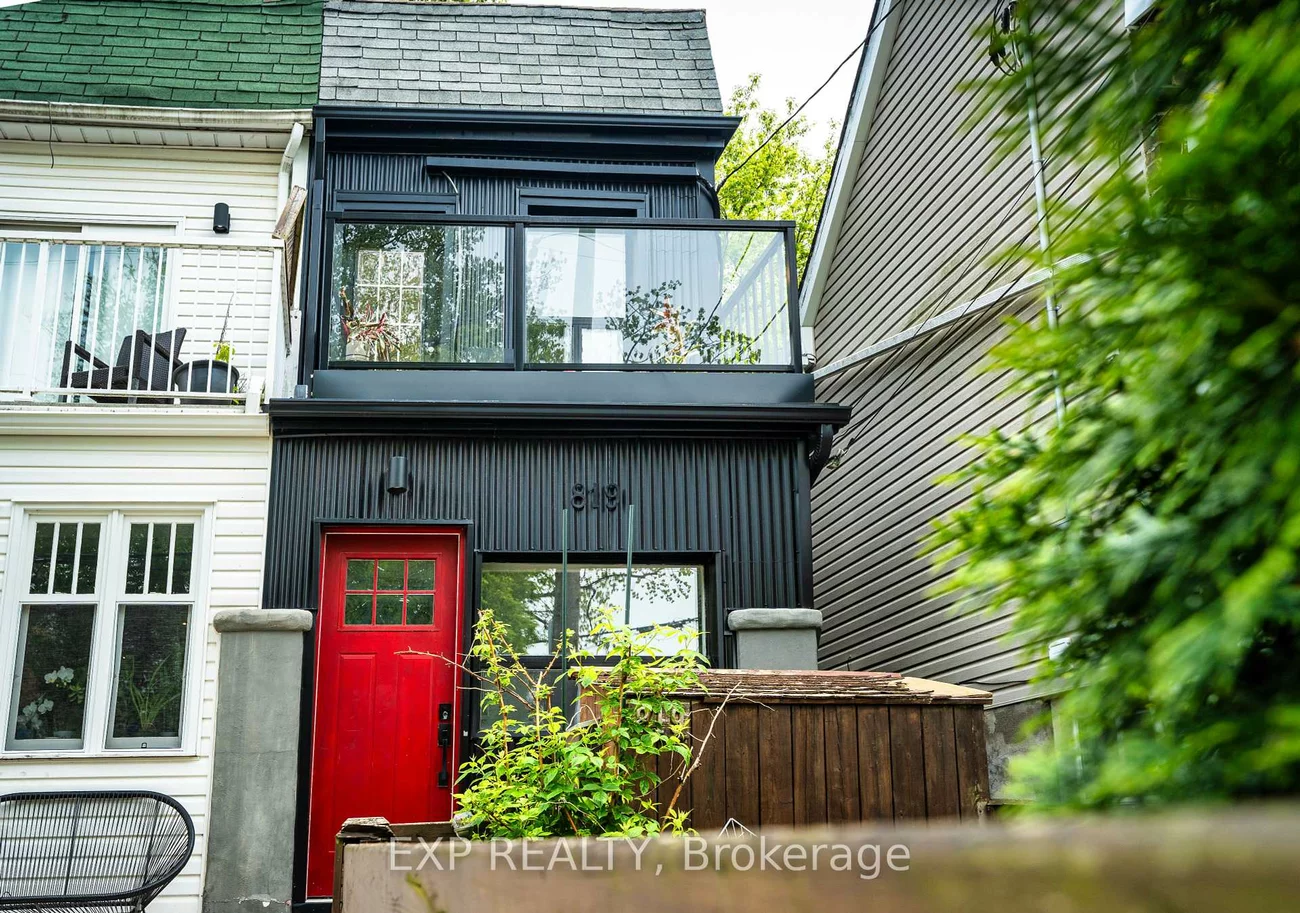819, Craven, Greenwood-Coxwell, Toronto