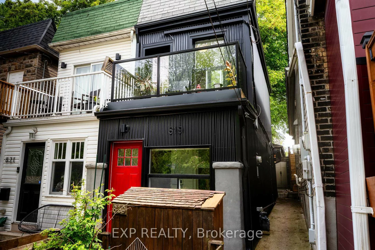 819, Craven, Greenwood-Coxwell, Toronto