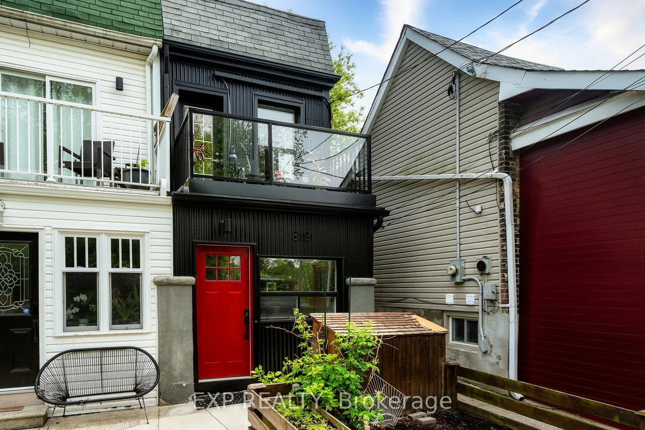 819, Craven, Greenwood-Coxwell, Toronto