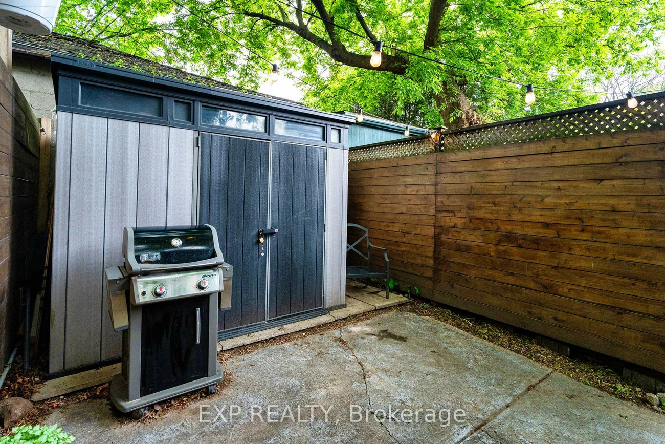 819, Craven, Greenwood-Coxwell, Toronto