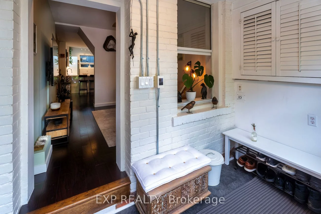 819, Craven, Greenwood-Coxwell, Toronto