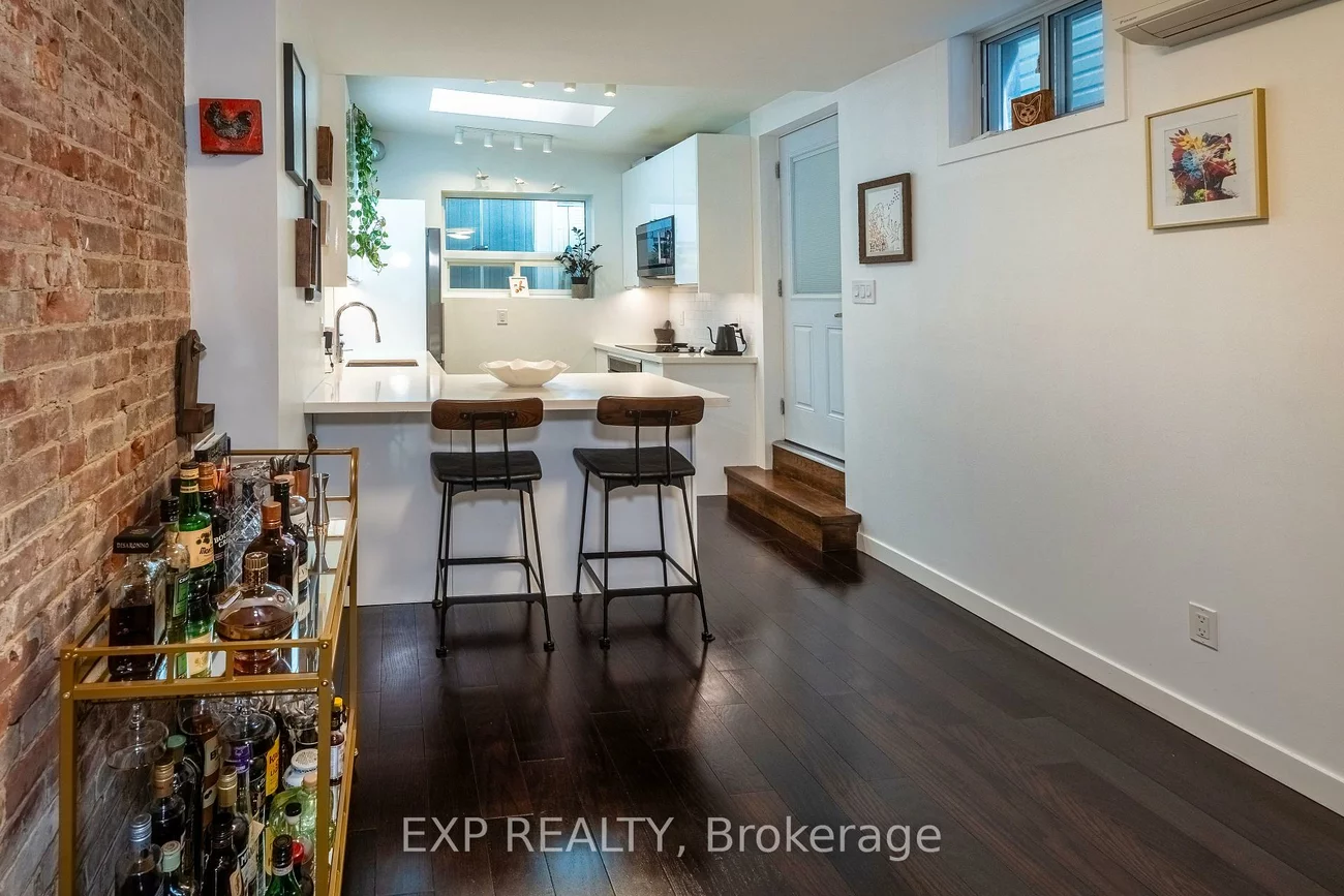 819, Craven, Greenwood-Coxwell, Toronto