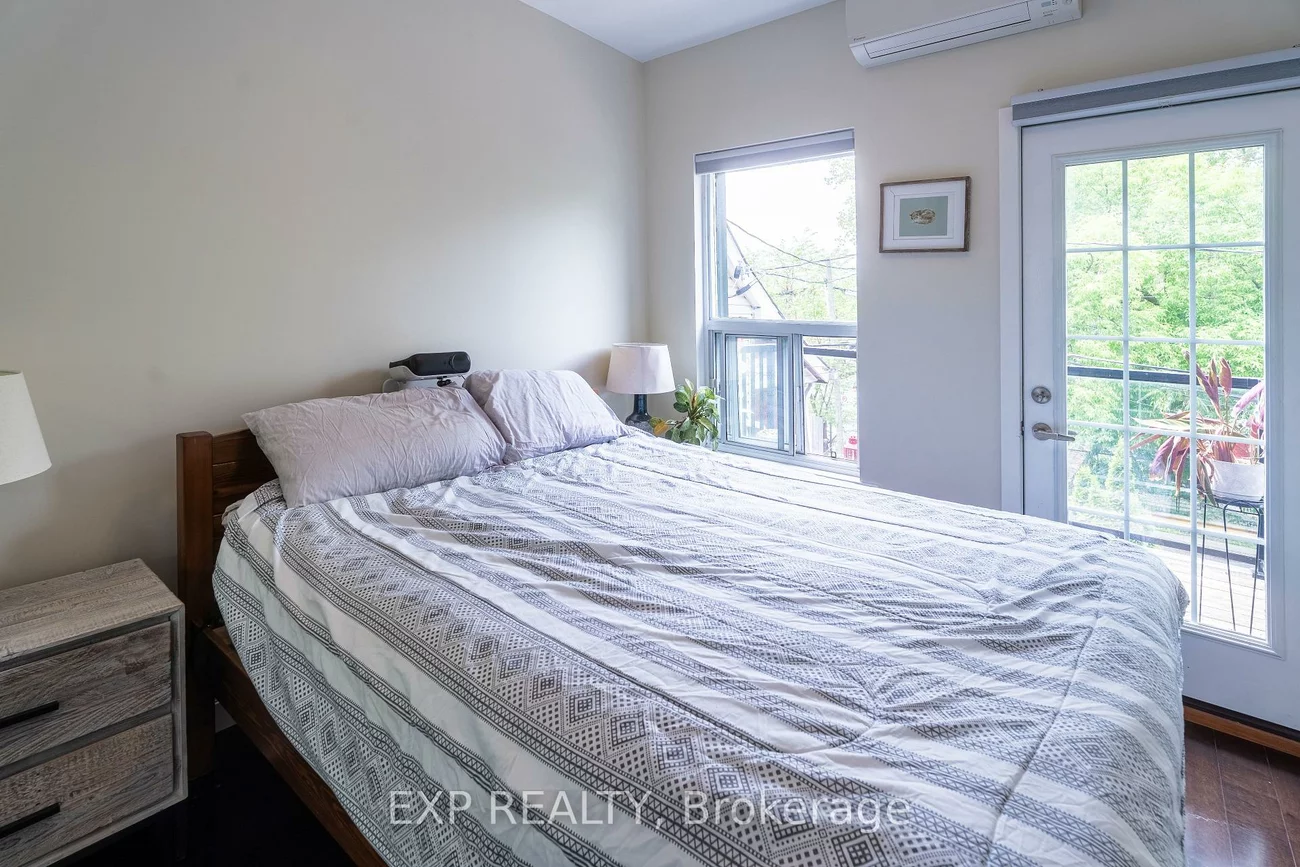 819, Craven, Greenwood-Coxwell, Toronto