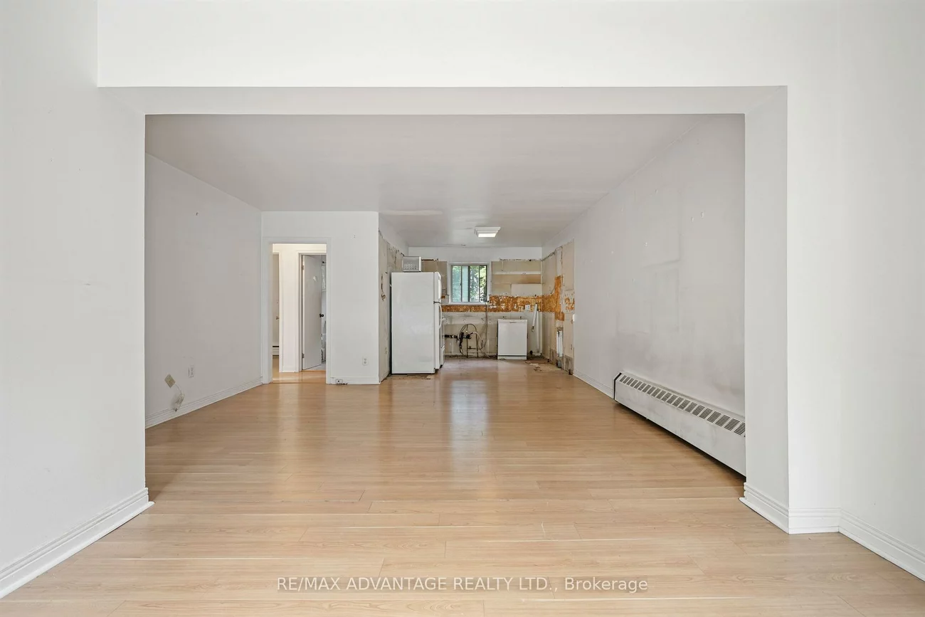 106, Hubbard, The Beaches, Toronto