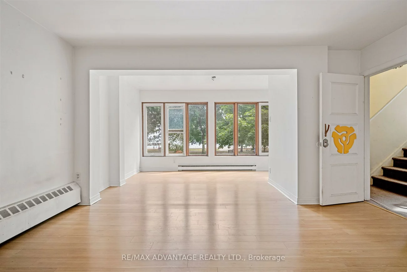 106, Hubbard, The Beaches, Toronto
