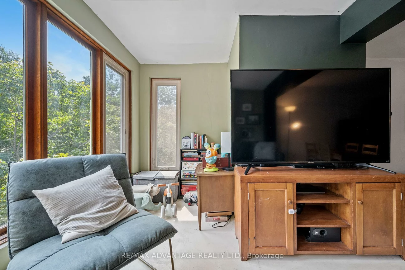 106, Hubbard, The Beaches, Toronto