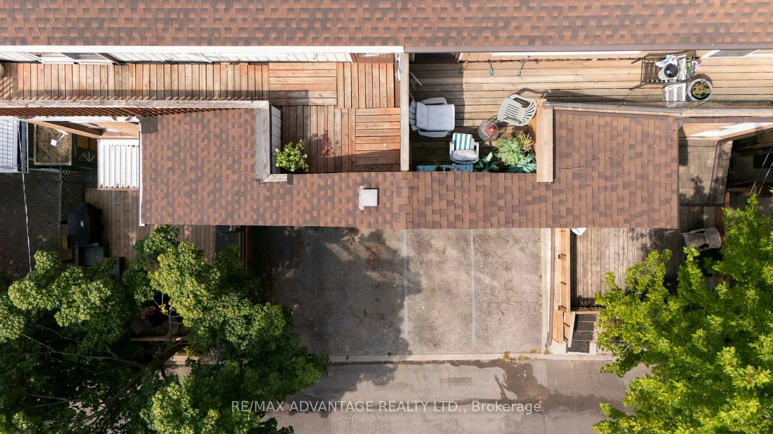 106, Hubbard, The Beaches, Toronto