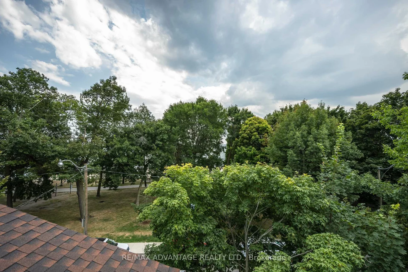 106, Hubbard, The Beaches, Toronto
