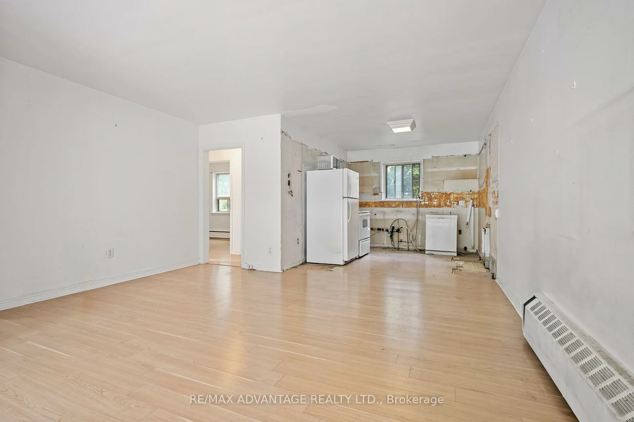 106, Hubbard, The Beaches, Toronto