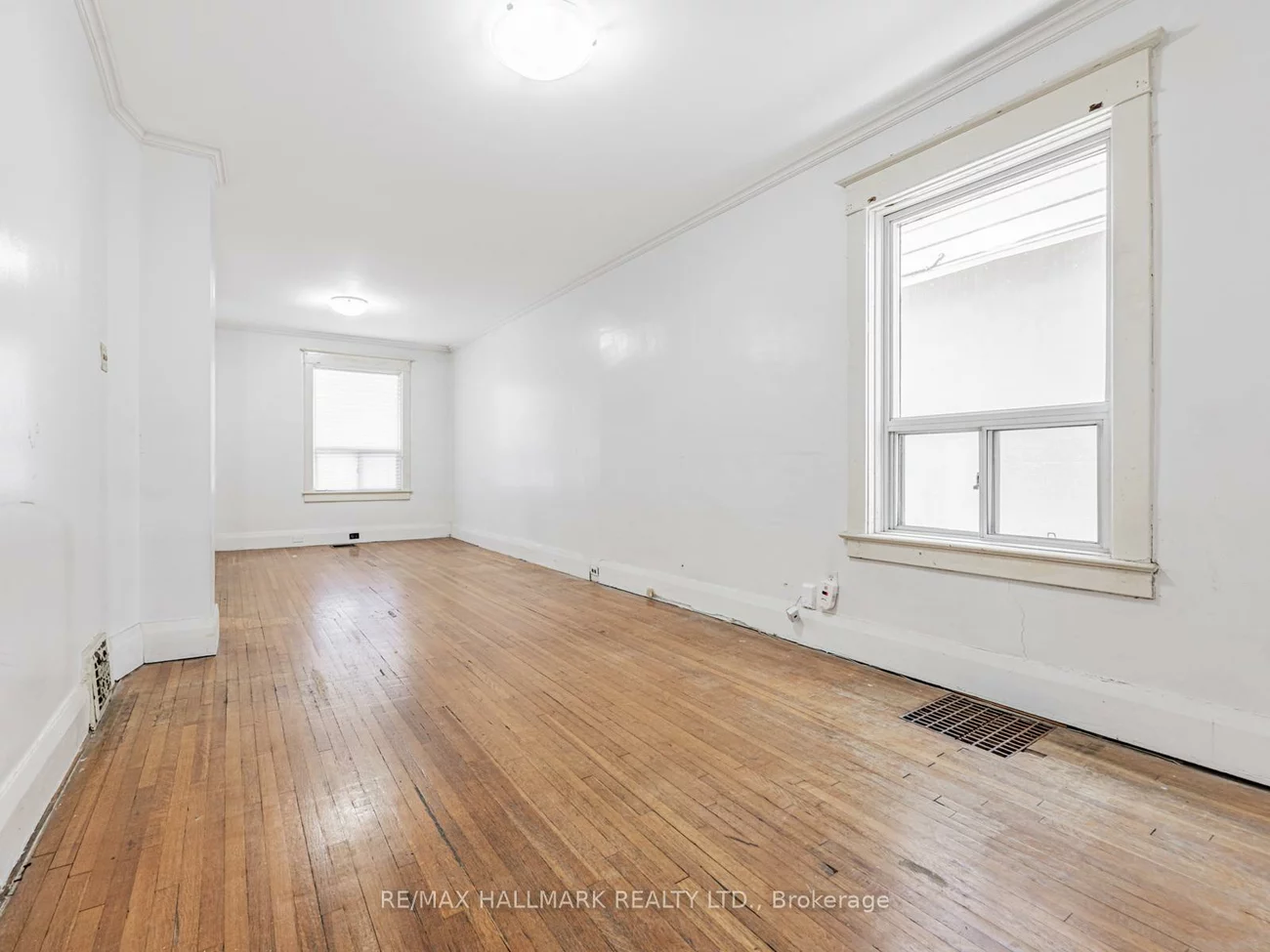 44, Queensdale, Danforth Village-East York, Toronto