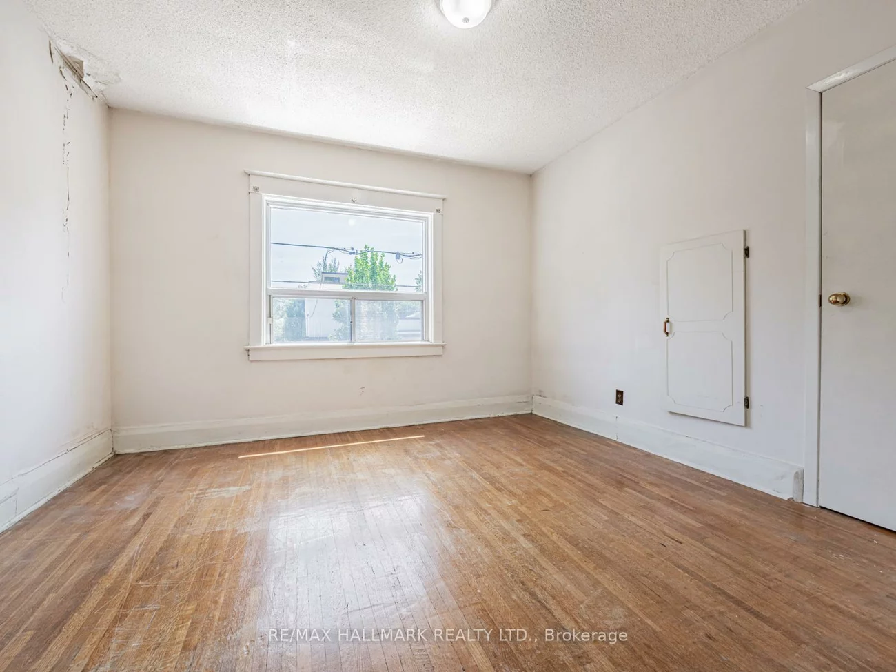 44, Queensdale, Danforth Village-East York, Toronto