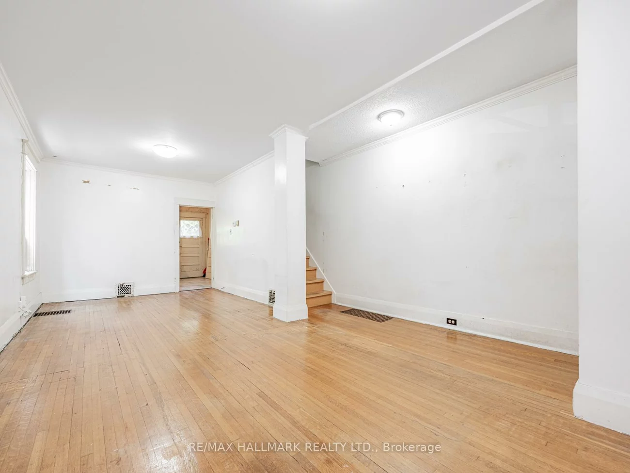 44, Queensdale, Danforth Village-East York, Toronto