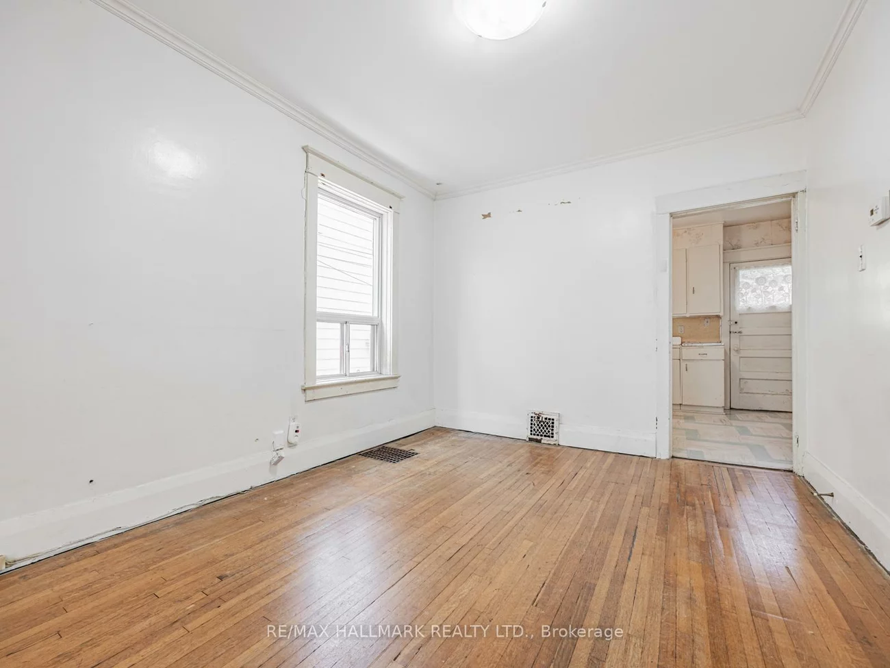 44, Queensdale, Danforth Village-East York, Toronto